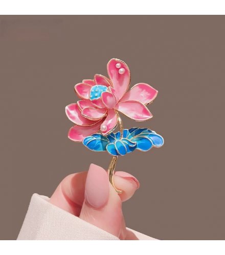 XSB205 - Elegant Floral Saree Brooch